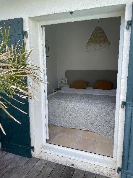 Photo 38 : CHAMBRE d'une maison située à La Couarde-sur-mer, île de Ré.