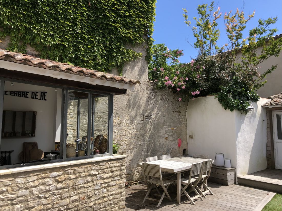 Photo 13 : EXTERIEUR d'une maison située à La Couarde-sur-mer, île de Ré.