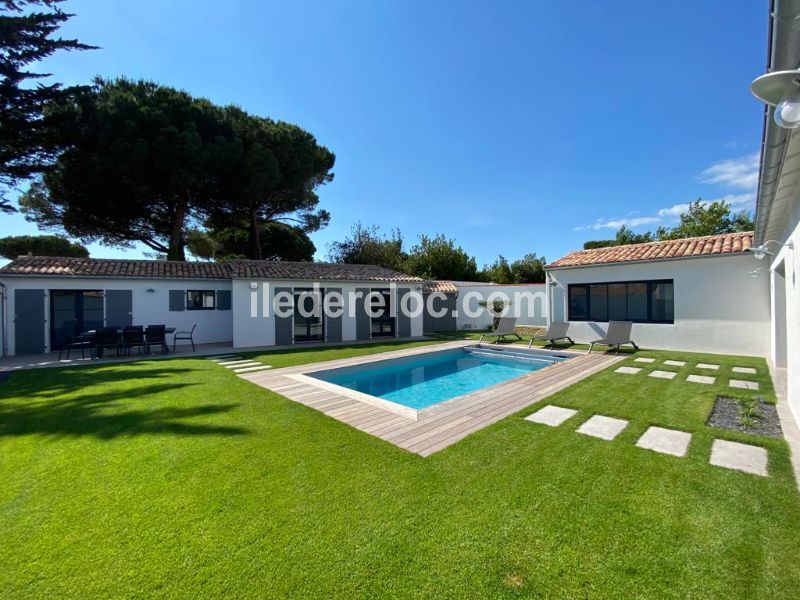 Photo 1 : JARDIN d'une maison située à Le Bois-Plage-en-Ré, île de Ré.