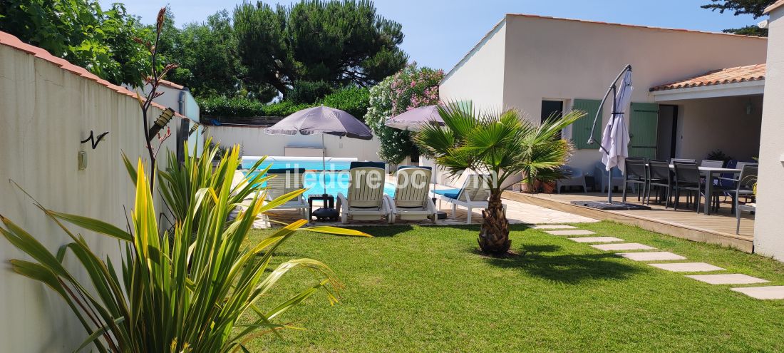 Photo 2 : PISCINE d'une maison située à Le Bois-Plage-en-Ré, île de Ré.