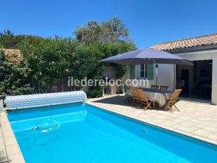 Ile de Ré:Agréable maison de vacances 6 personnes  piscine chauffée proche plage/commerces