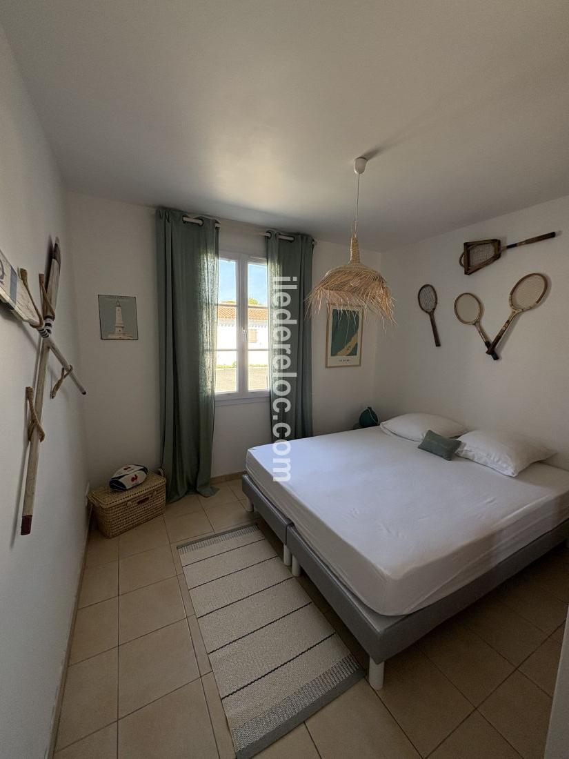 Photo 19 : CHAMBRE d'une maison situ&eacute;e &agrave; Le Bois-Plage-en-R&eacute;, &icirc;le de R&eacute;.