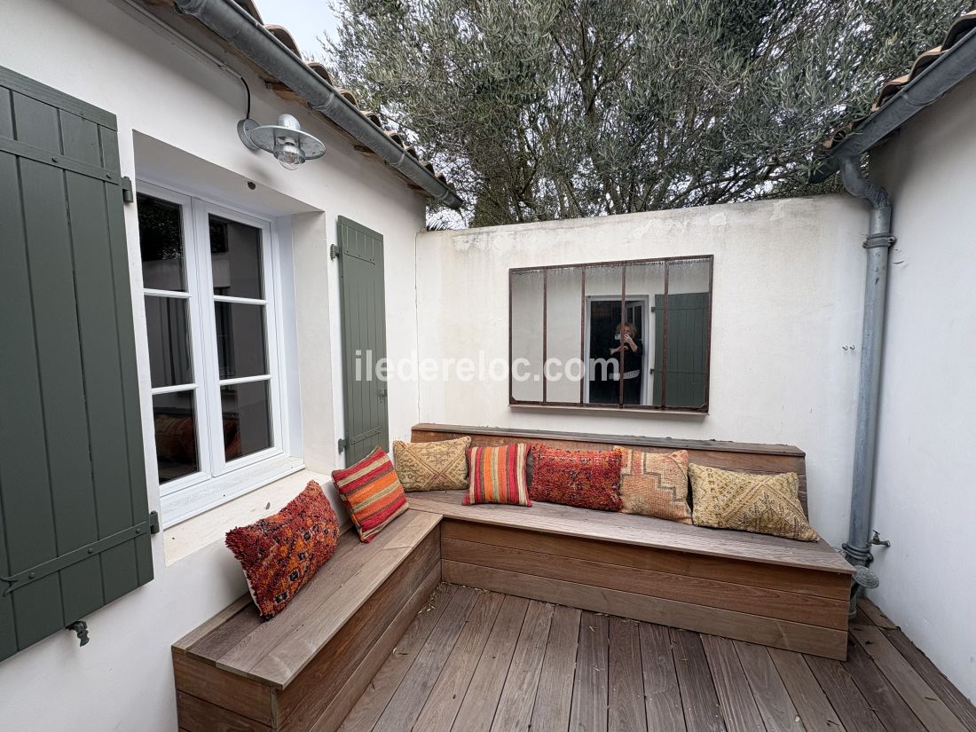 Photo 20 : PATIO d'une maison situ&eacute;e &agrave; Le Bois-Plage-en-R&eacute;, &icirc;le de R&eacute;.
