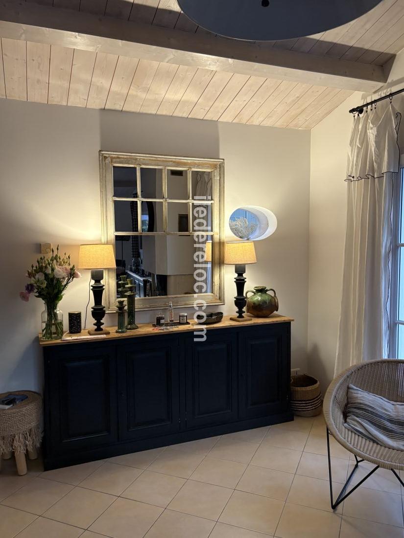 Photo 17 : SEJOUR d'une maison située à Le Bois-Plage-en-Ré, île de Ré.