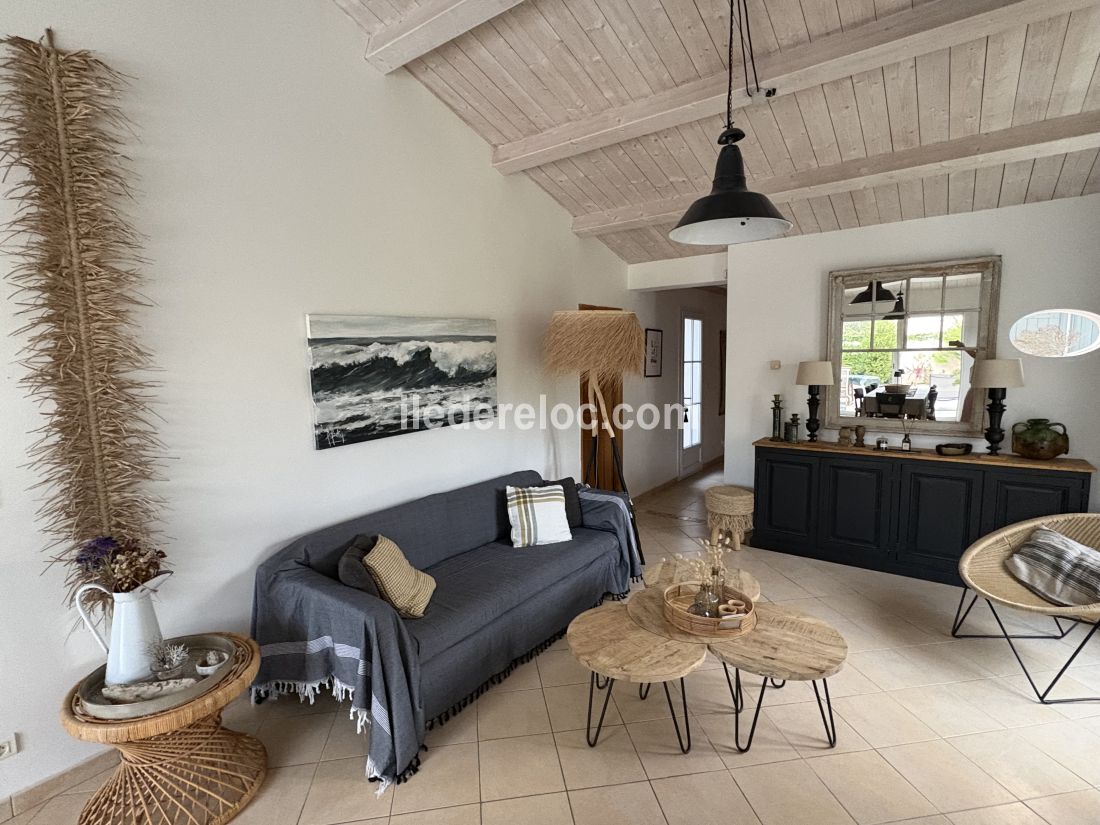 Photo 15 : SEJOUR d'une maison située à Le Bois-Plage-en-Ré, île de Ré.
