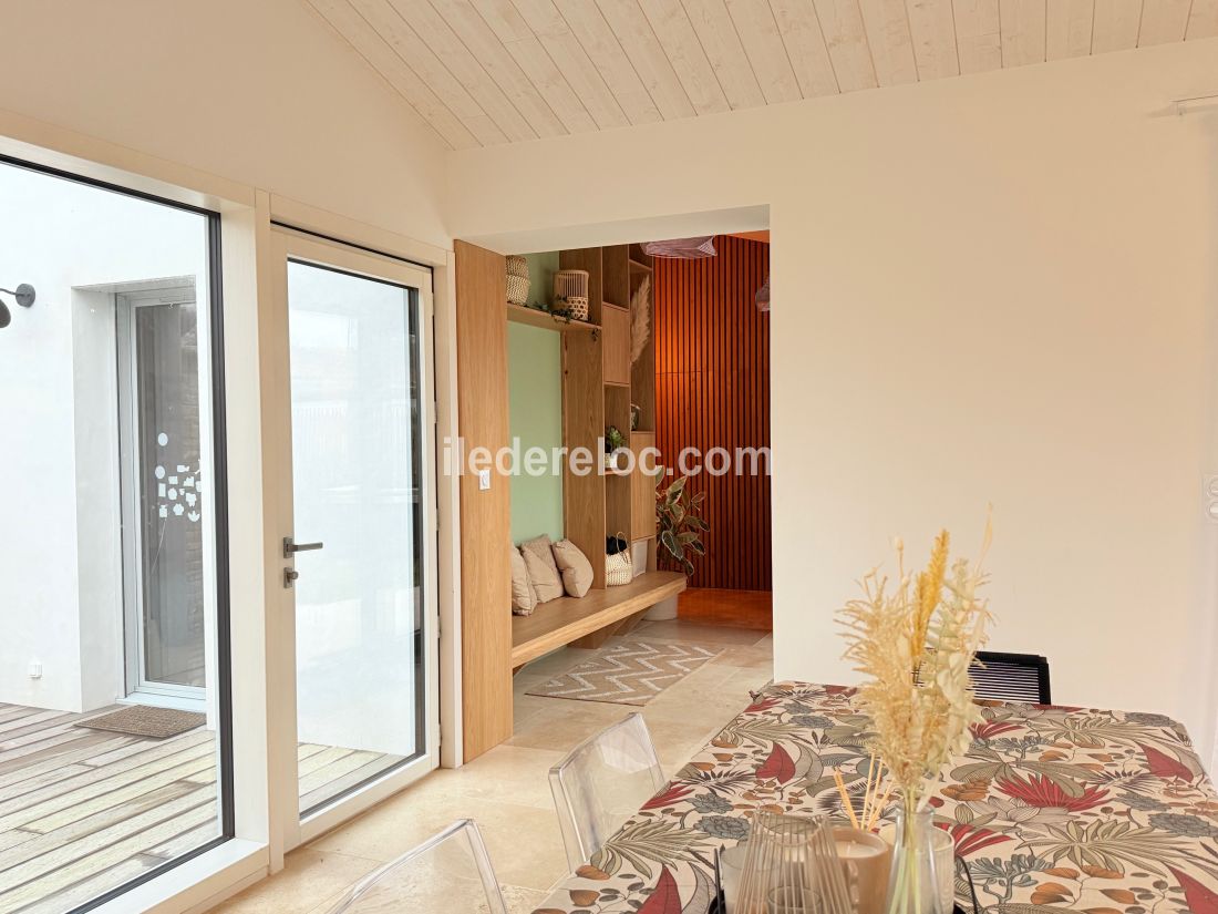 Photo 22 : ENTREE d'une maison situ&eacute;e &agrave; Sainte-Marie-de-R&eacute;, &icirc;le de R&eacute;.