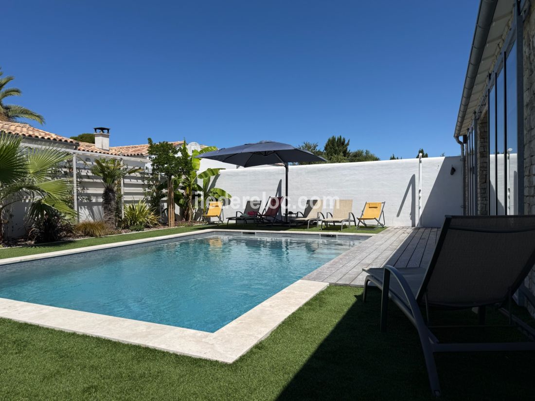 Photo 12 : PISCINE d'une maison situ&eacute;e &agrave; Sainte-Marie-de-R&eacute;, &icirc;le de R&eacute;.