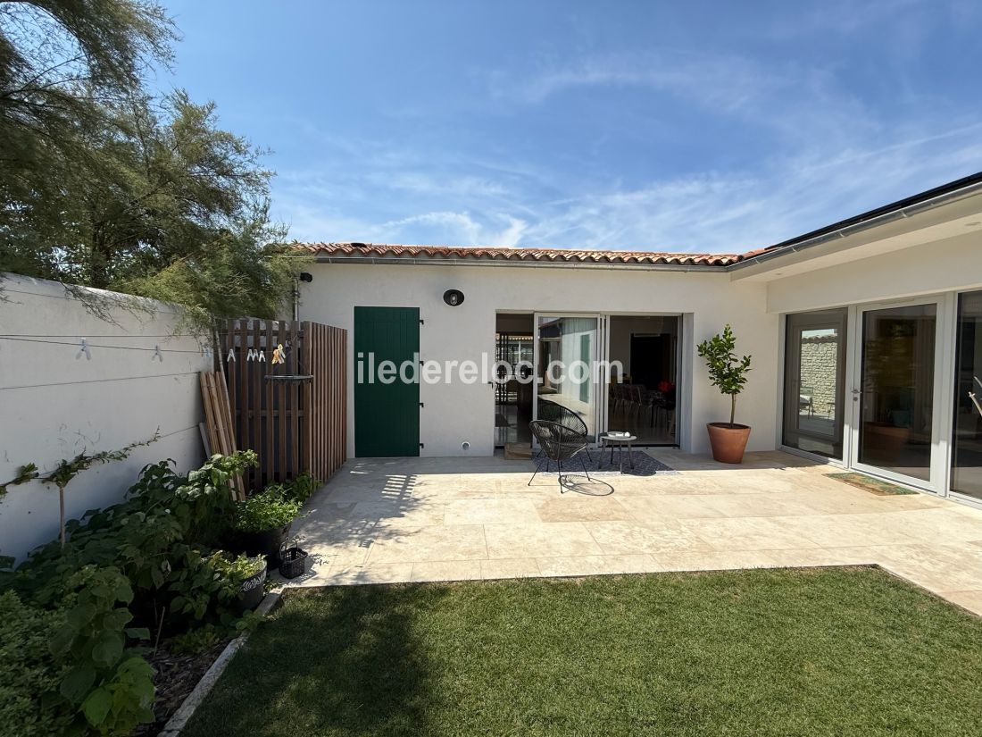 Photo 35 : ENTREE d'une maison situ&eacute;e &agrave; Sainte-Marie-de-R&eacute;, &icirc;le de R&eacute;.