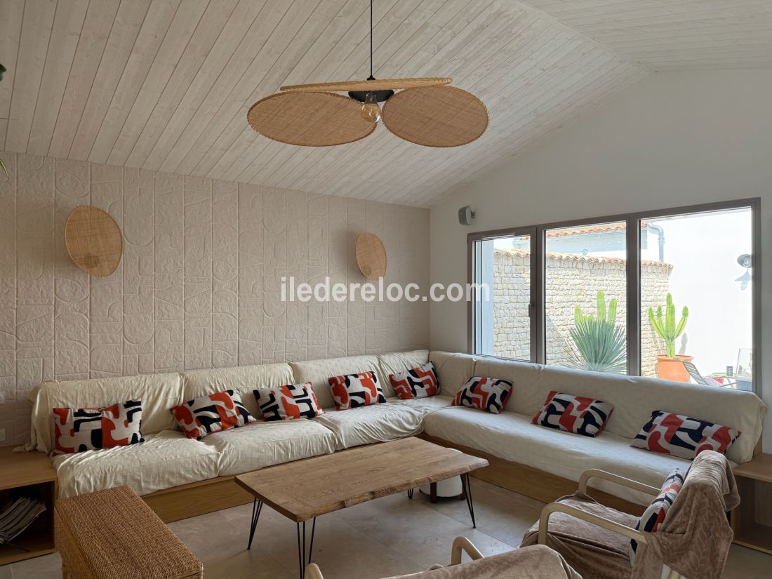 Photo 28 : SEJOUR d'une maison situ&eacute;e &agrave; Sainte-Marie-de-R&eacute;, &icirc;le de R&eacute;.