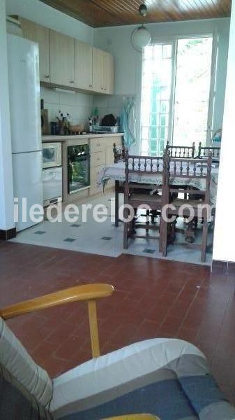 Photo 6 : CUISINE d'une maison située à Le Bois-Plage-en-Ré, île de Ré.