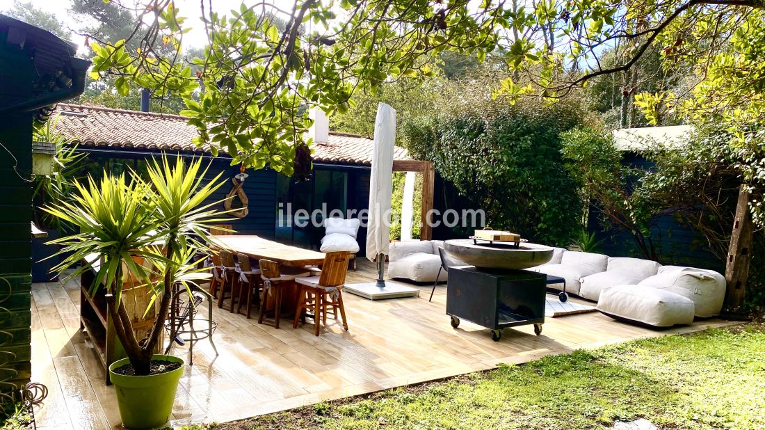 Photo 47 : TERRASSE d'une maison située à Le Bois-Plage-en-Ré, île de Ré.