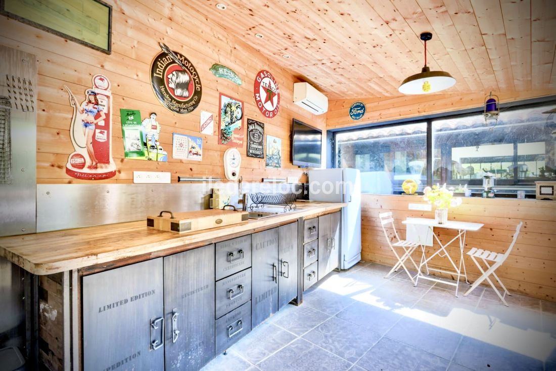Photo 57 : CUISINE d'une maison située à Le Bois-Plage-en-Ré, île de Ré.