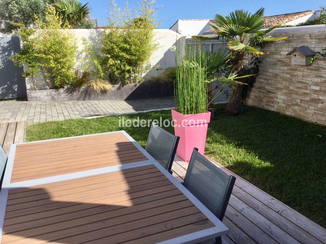 Photo 5 : JARDIN d'une maison situ&eacute;e &agrave; Le Bois-Plage-en-R&eacute;, &icirc;le de R&eacute;.