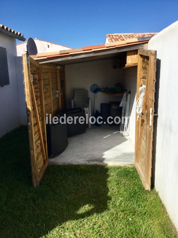Photo 7 : JARDIN d'une maison situ&eacute;e &agrave; Le Bois-Plage-en-R&eacute;, &icirc;le de R&eacute;.