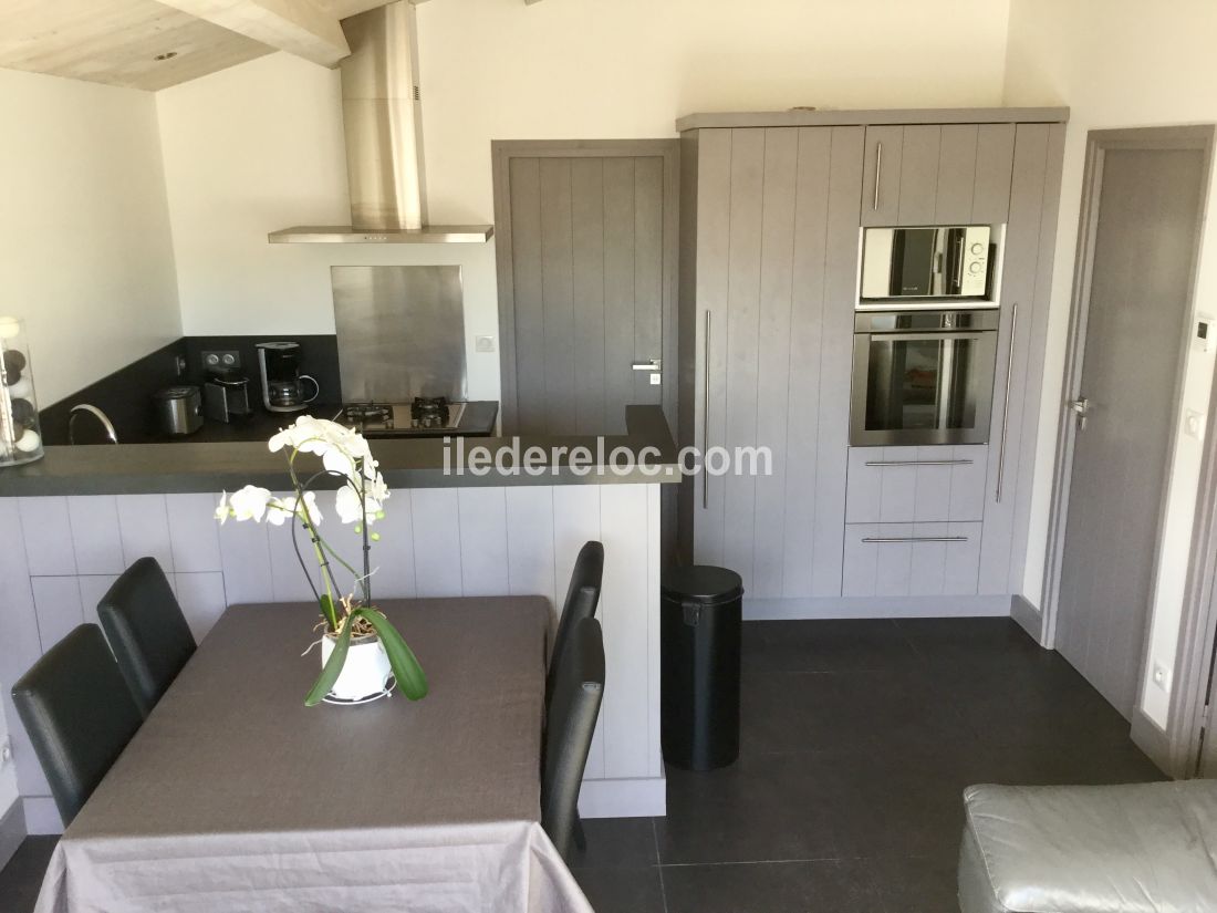 Photo 14 : SEJOUR d'une maison situ&eacute;e &agrave; Le Bois-Plage-en-R&eacute;, &icirc;le de R&eacute;.