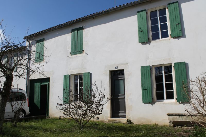 Photo 1 : EXTERIEUR d'une maison située à Sainte-Marie-de-Ré, île de Ré.