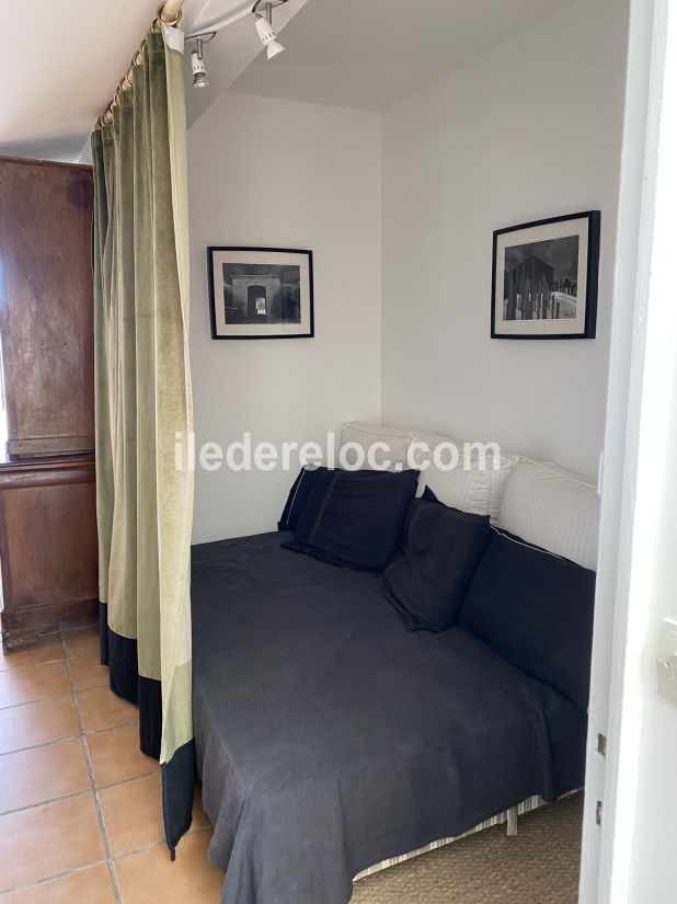 Photo 14 : ENTREE d'une maison situ&eacute;e &agrave; Ars en R&eacute;, &icirc;le de R&eacute;.