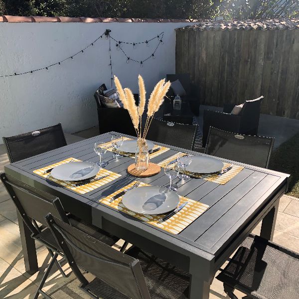 Photo 2 : TERRASSE d'une maison située à Sainte-Marie-de-Ré, île de Ré.