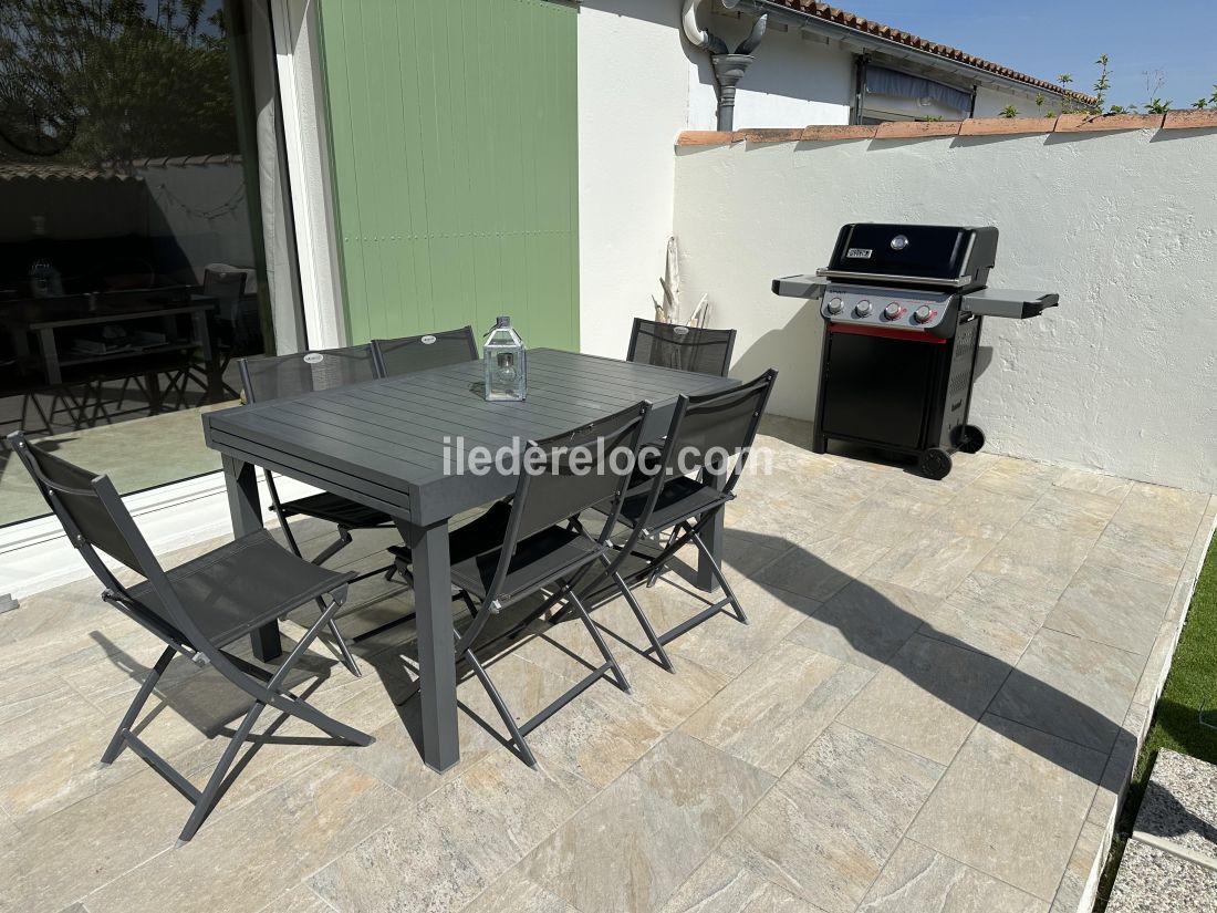 Photo 5 : TERRASSE d'une maison situ&eacute;e &agrave; Sainte-Marie-de-R&eacute;, &icirc;le de R&eacute;.