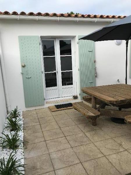 Photo 24 : TERRASSE d'une maison située à Le Bois-Plage-en-Ré, île de Ré.