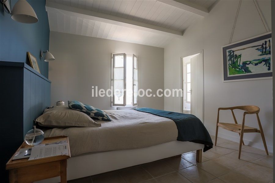 Photo 15 : CHAMBRE d'une maison située à La Flotte, île de Ré.