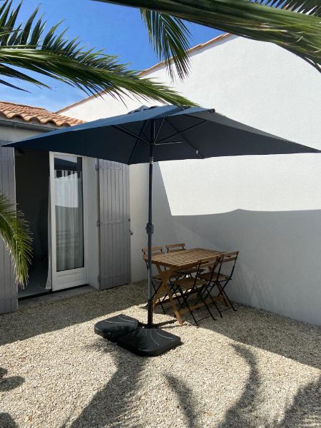 Photo 2 : JARDIN d'une maison située à Ars en Ré, île de Ré.