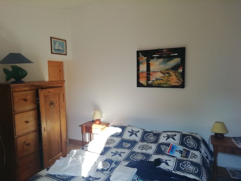 Photo 5 : CHAMBRE d'une maison située à Loix, île de Ré.