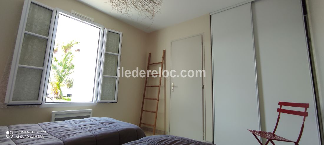 Photo 28 : CHAMBRE d'une maison situ&eacute;e &agrave; Le Bois-Plage-en-R&eacute;, &icirc;le de R&eacute;.