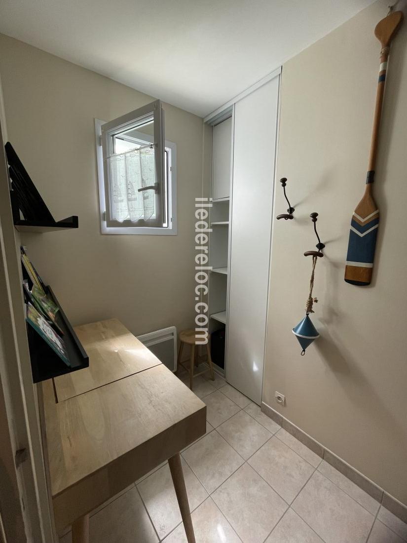 Photo 32 : CHAMBRE d'une maison situ&eacute;e &agrave; Le Bois-Plage-en-R&eacute;, &icirc;le de R&eacute;.