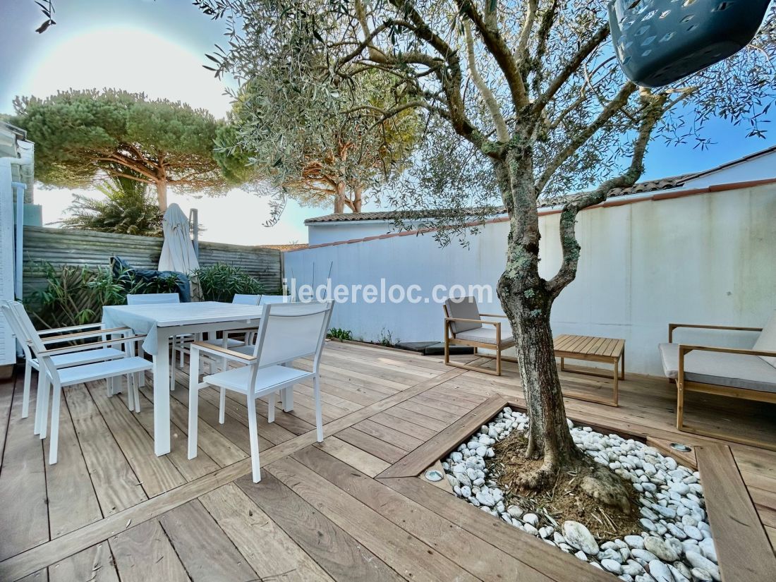 Photo 35 : TERRASSE d'une maison situ&eacute;e &agrave; Le Bois-Plage-en-R&eacute;, &icirc;le de R&eacute;.