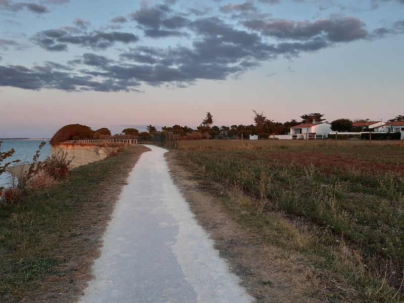 Photo 20 : EXTERIEUR d'une maison située à La Flotte-en-Ré, île de Ré.