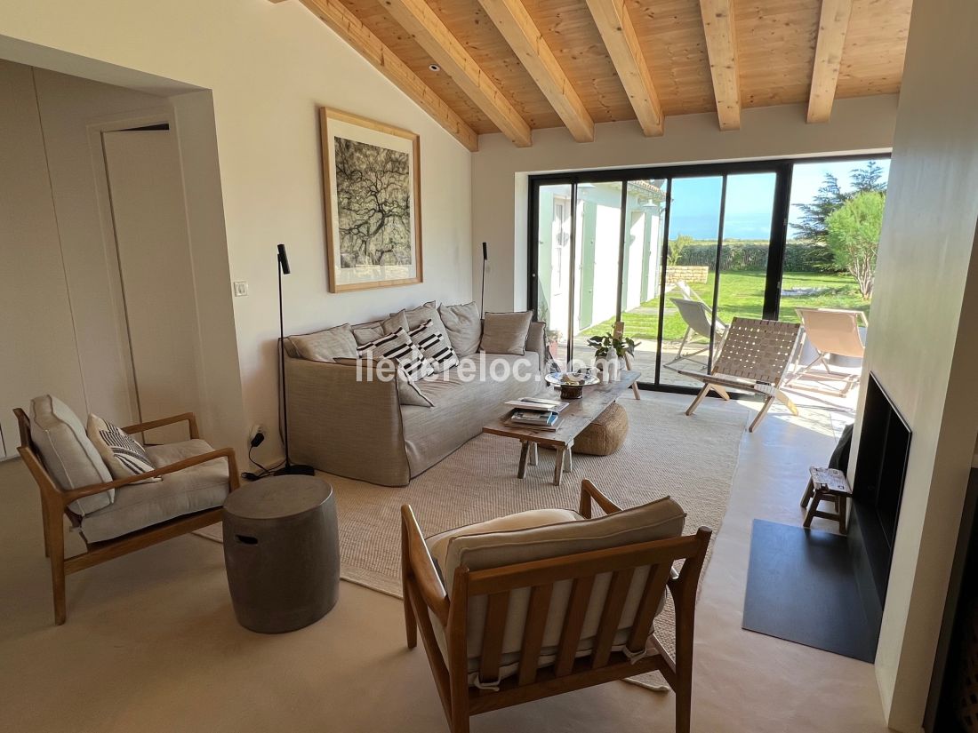 Photo 9 : SEJOUR d'une maison située à Ars en Ré, île de Ré.