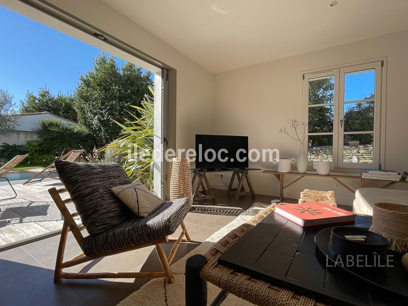 Photo 12 : SEJOUR d'une maison située à Loix, île de Ré.