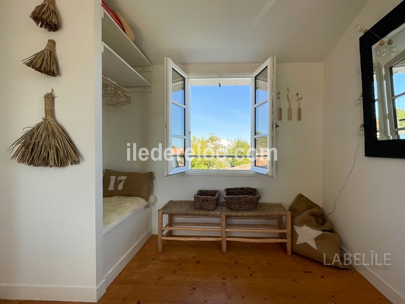 Photo 21 : CHAMBRE d'une maison située à Loix, île de Ré.