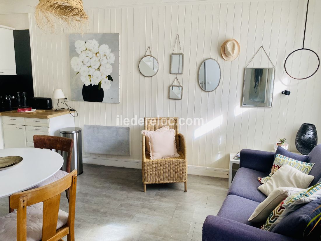 Photo 18 : SEJOUR d'une maison situ&eacute;e &agrave; La Flotte-en-R&eacute;, &icirc;le de R&eacute;.