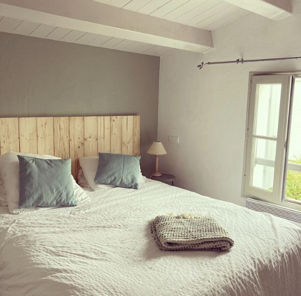 Photo 7 : CHAMBRE d'une maison située à Les Portes-en-Ré, île de Ré.