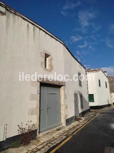 Photo 20 : EXTERIEUR d'une maison située à Le Bois-Plage-en-Ré, île de Ré.