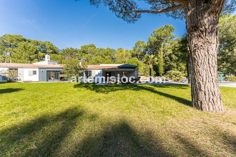 Photo 43 :  d'une maison située à Le Bois-Plage-en-Ré, île de Ré.