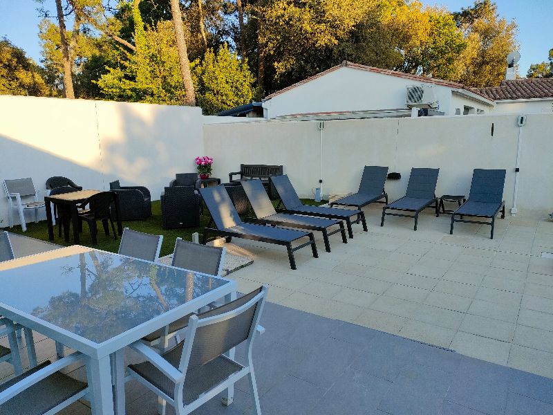 Photo 2 : TERRASSE d'une maison située à Sainte-Marie-de-Ré, île de Ré.