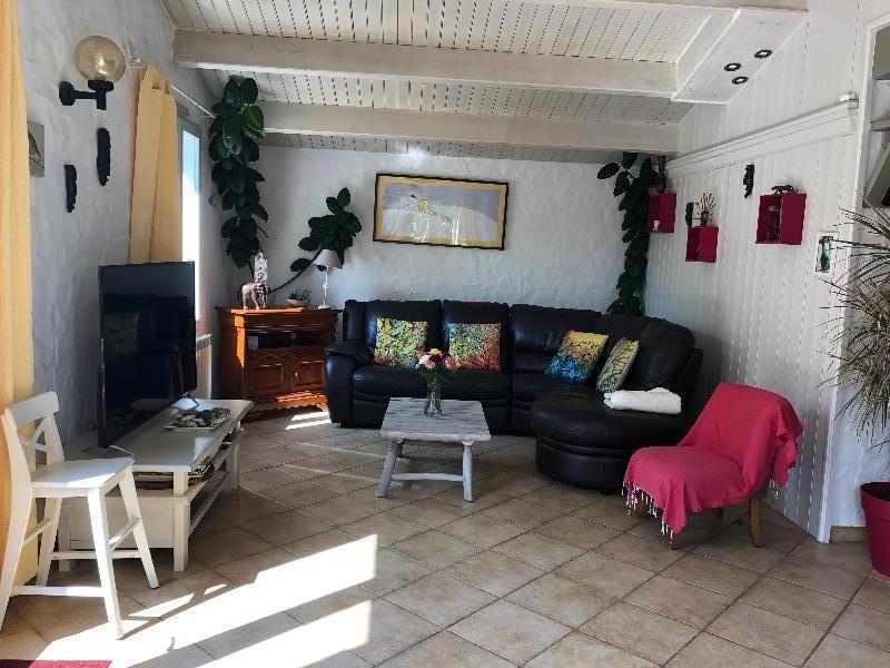 Photo 6 : SEJOUR d'une maison située à Le Bois-Plage-en-Ré, île de Ré.