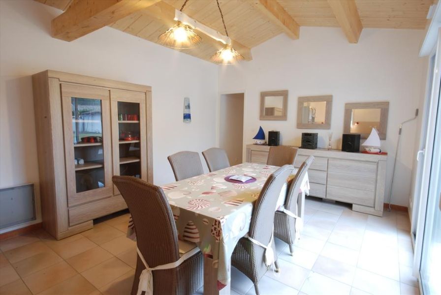 Photo 8 : SEJOUR d'une maison située à Le Bois-Plage-en-Ré, île de Ré.