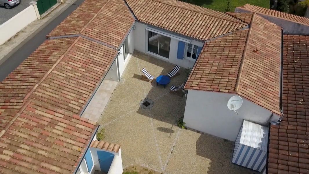 Photo 1 : EXTERIEUR d'une maison située à Le Bois-Plage-en-Ré, île de Ré.