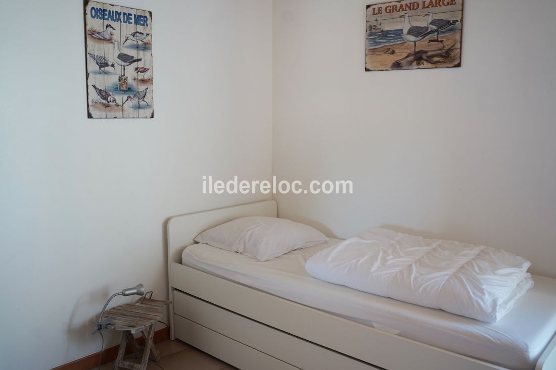 Photo 10 : CHAMBRE d'une maison située à Le Bois-Plage-en-Ré, île de Ré.