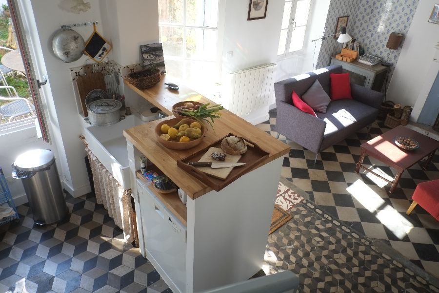 Photo 3 : CUISINE d'une maison située à Sainte-Marie-de-Ré, île de Ré.