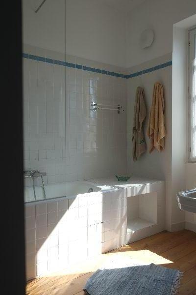 Photo 10 : SALLEDEBAIN d'une maison située à Sainte-Marie-de-Ré, île de Ré.