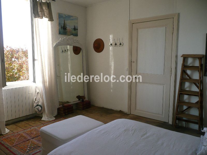 Photo 23 : CHAMBRE d'une maison située à Le Bois-Plage, île de Ré.