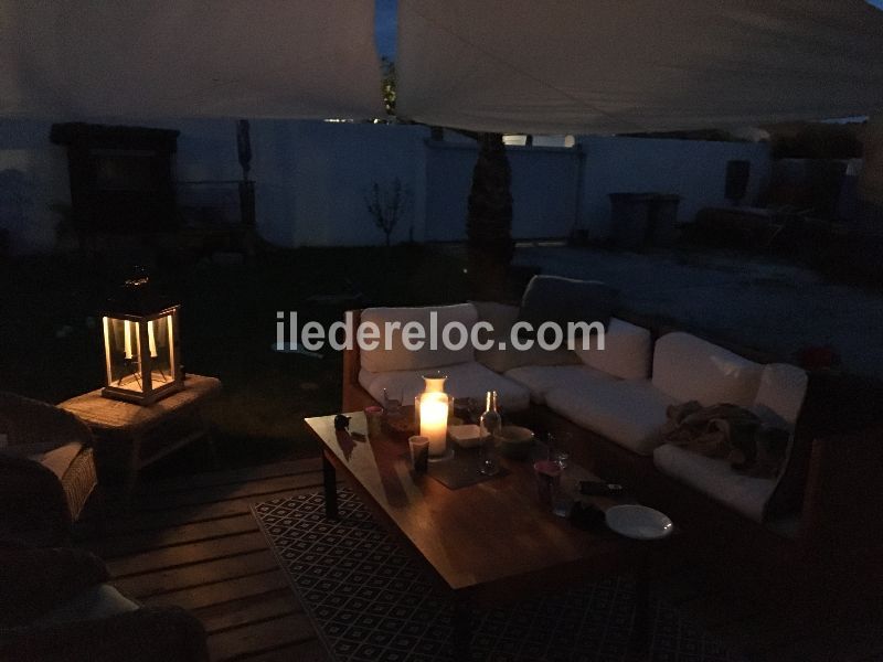 Photo 8 : TERRASSE d'une maison située à Loix, île de Ré.