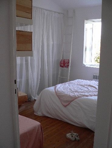 Photo 16 : CHAMBRE d'une maison située à Saint-Clément-des-Baleines, île de Ré.