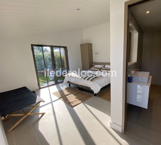 Photo 25 : CHAMBRE d'une maison située à Le Bois-Plage-en-Ré, île de Ré.