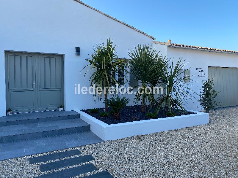 Photo 3 : EXTERIEUR d'une maison située à Le Bois-Plage-en-Ré, île de Ré.